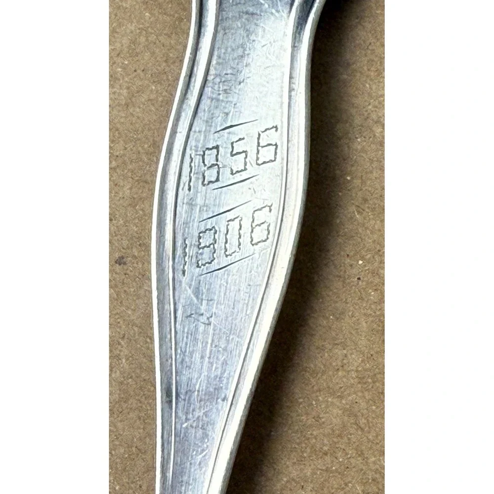 1847 Rogers Bros Antique Avon Berry Serving‎ Spoon Silverplate A1 Gold Wash 1906